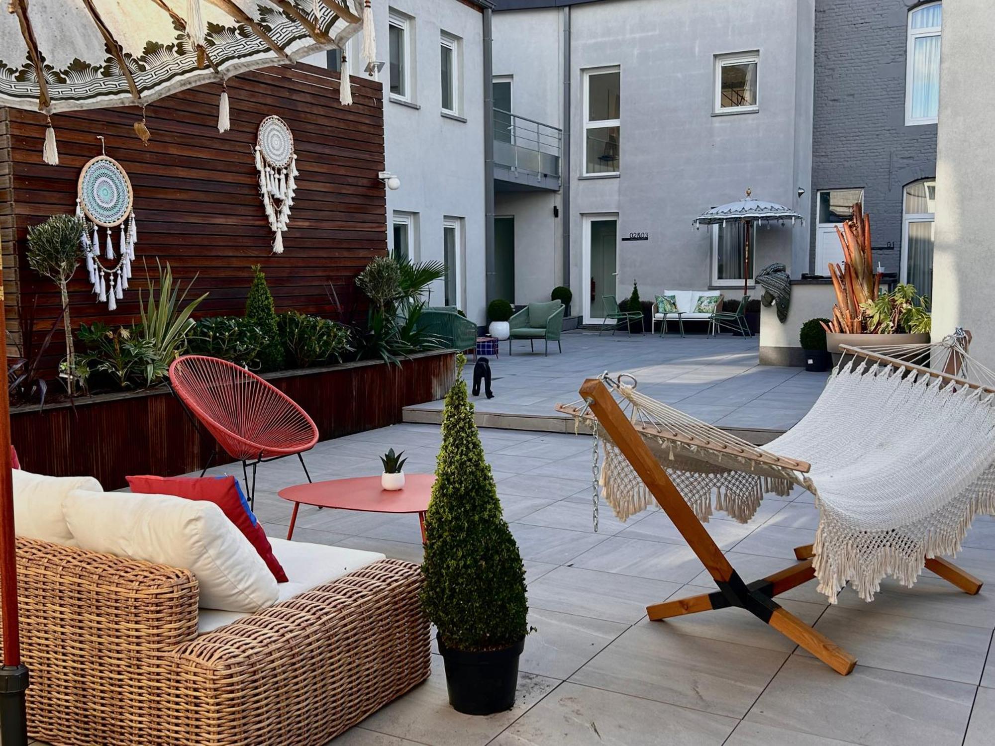 Phoenix Garden Mons Exterior foto
